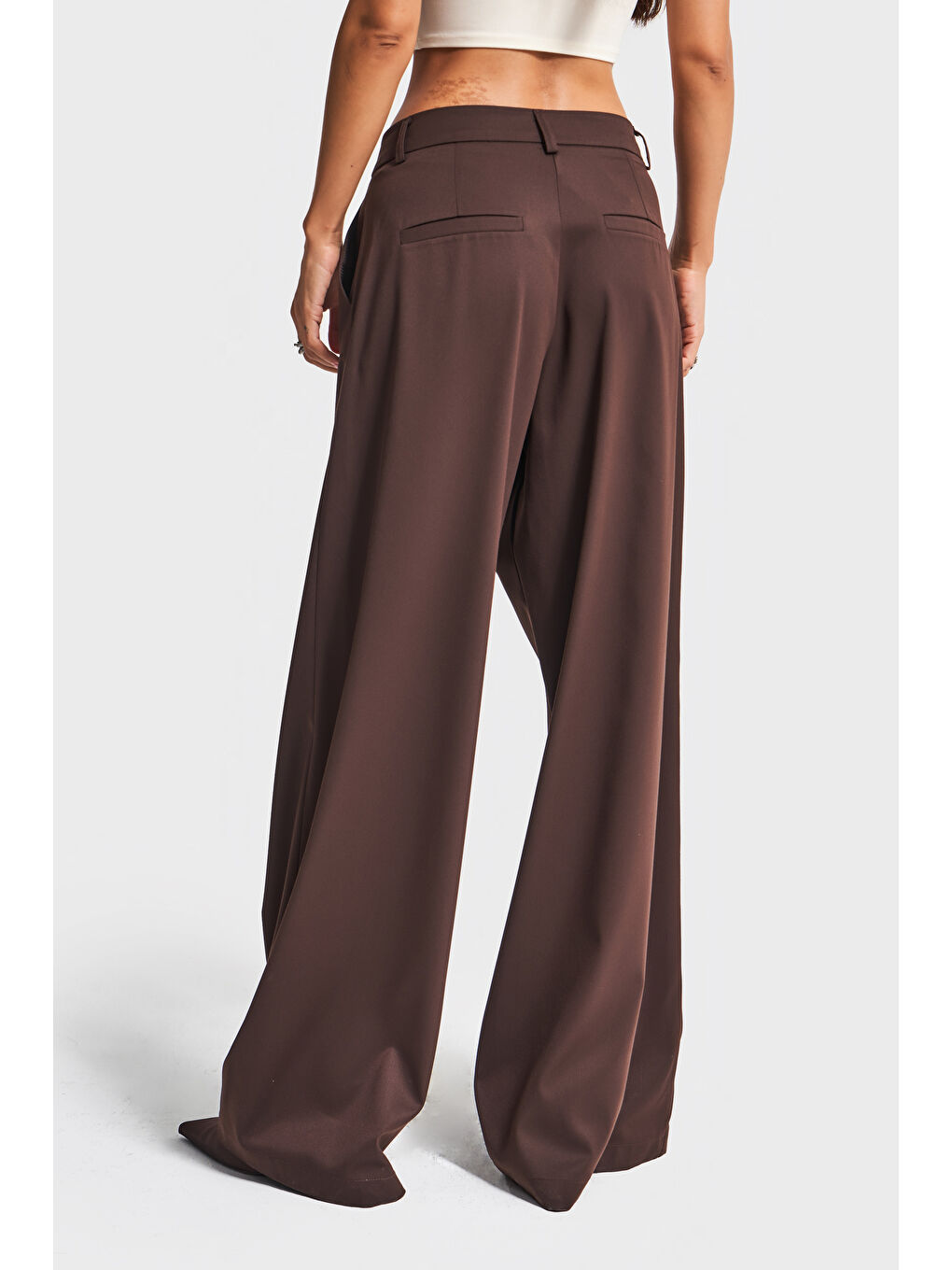 Kadın Kahverengi w5-16 Palazzo Fit Pile ve Kemer Detaylı Viskon Pamuk Kumaş Pantolon-3