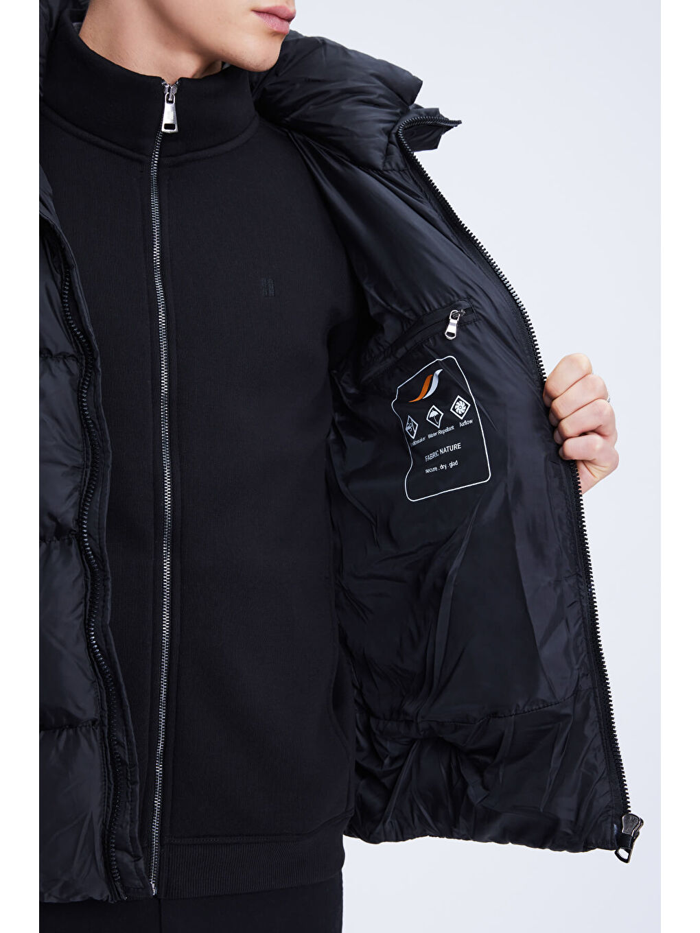 Siyah Dinamik Fit Hakim Yaka Kapüşonlu Şişme Mont-3