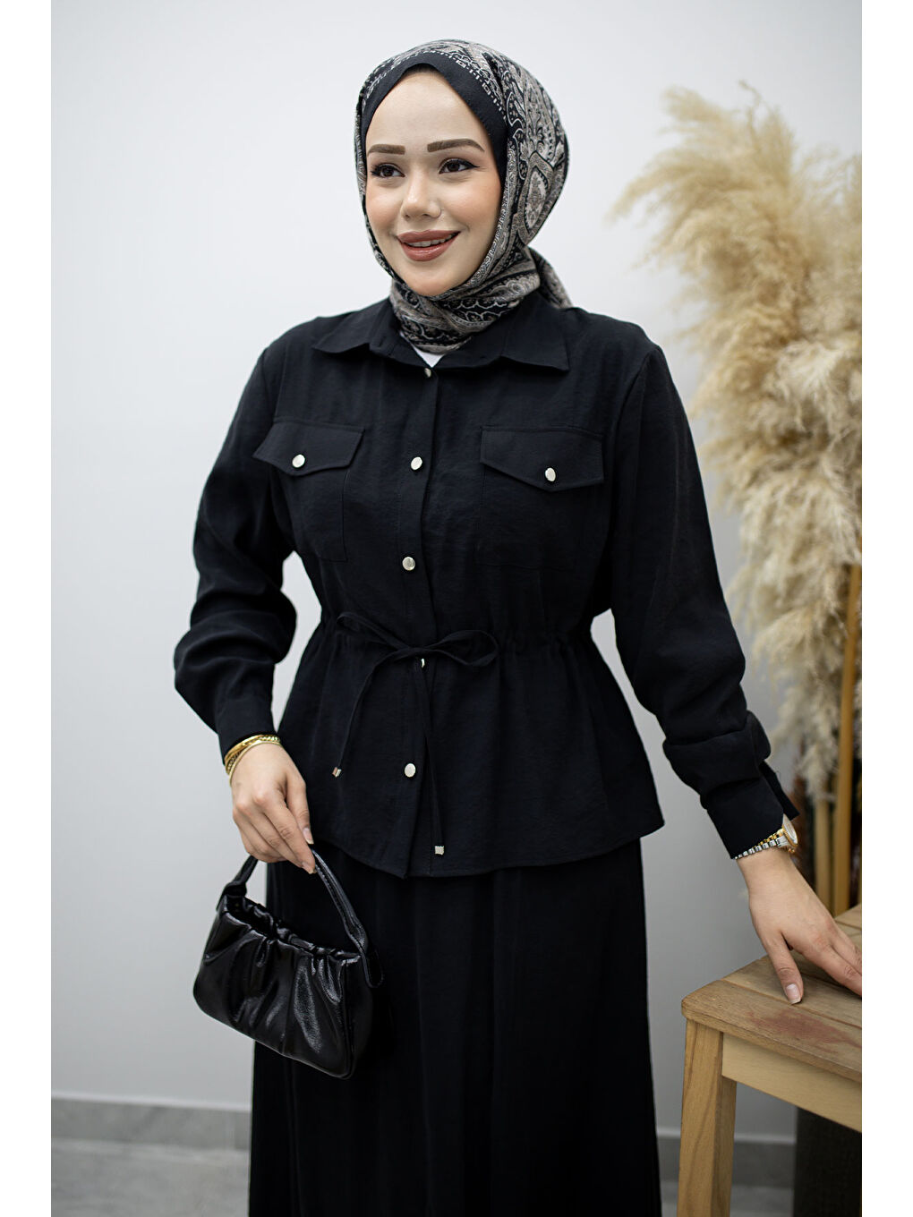 Cepli Beli Büzgülü Etekli Takım TSD260171 Siyah-1