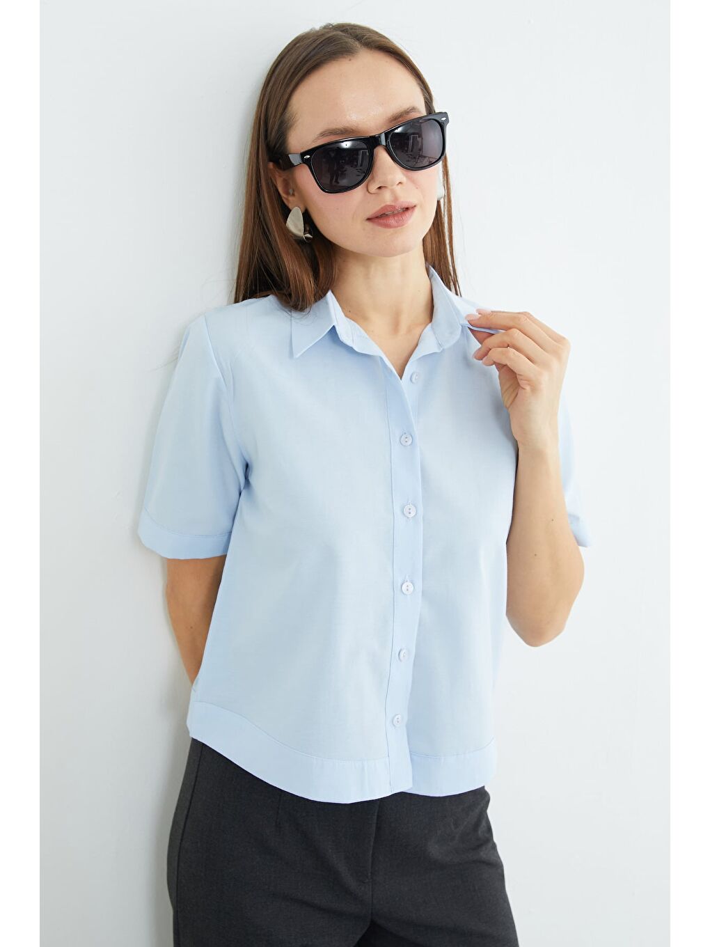 Mavi Basic Kolu Ve Beli Manşetli Crop Gömlek-3