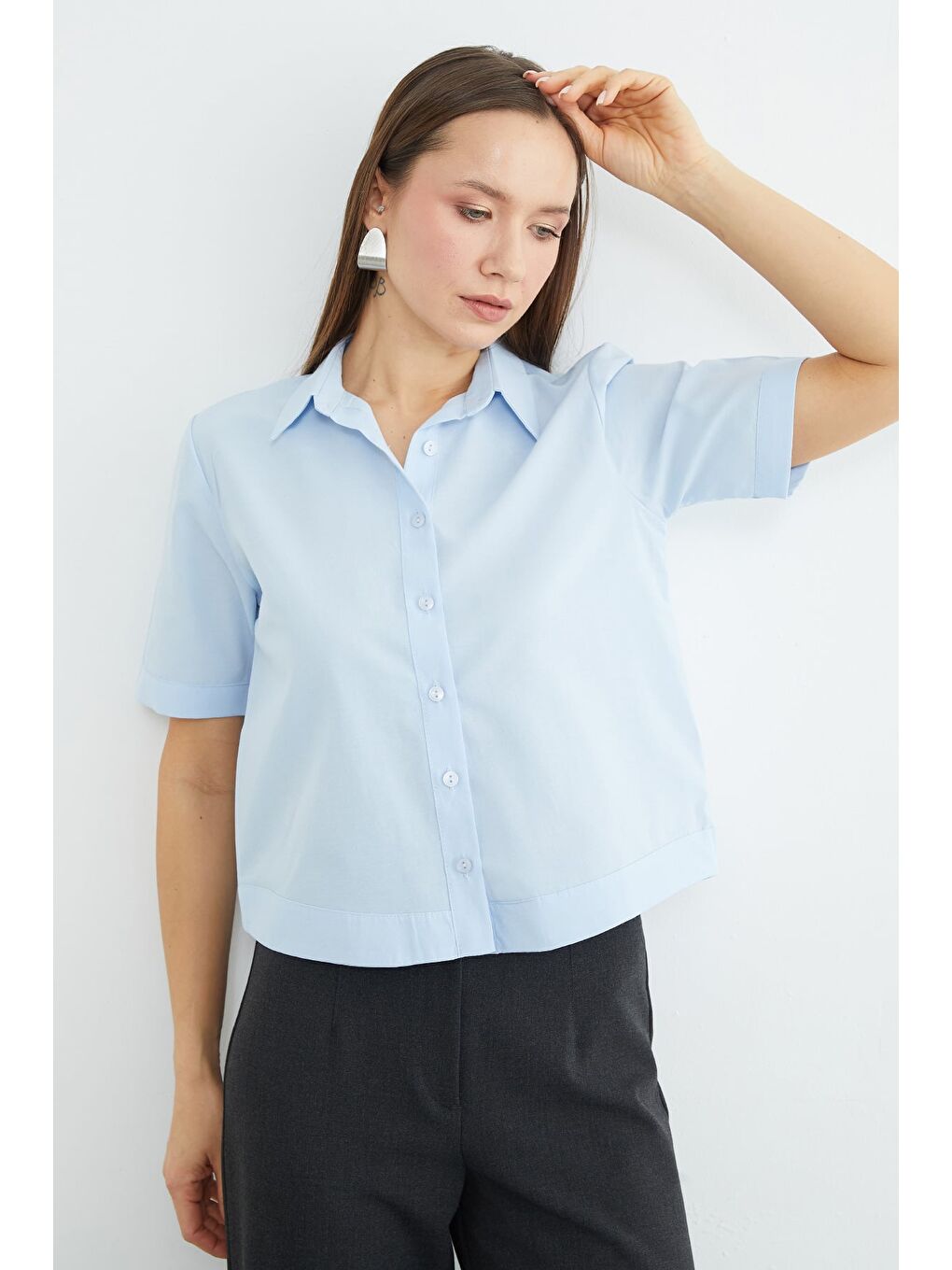 Mavi Basic Kolu Ve Beli Manşetli Crop Gömlek-4