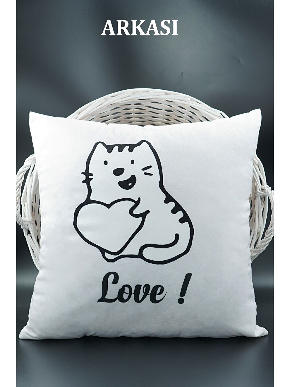 Beyaz Harfli Kırlent Kılıfı Kadife 43x43 Cm Çift Taraflı D Harfi Kedi Desenli Evlilik Teklifi Doğum Günü-1