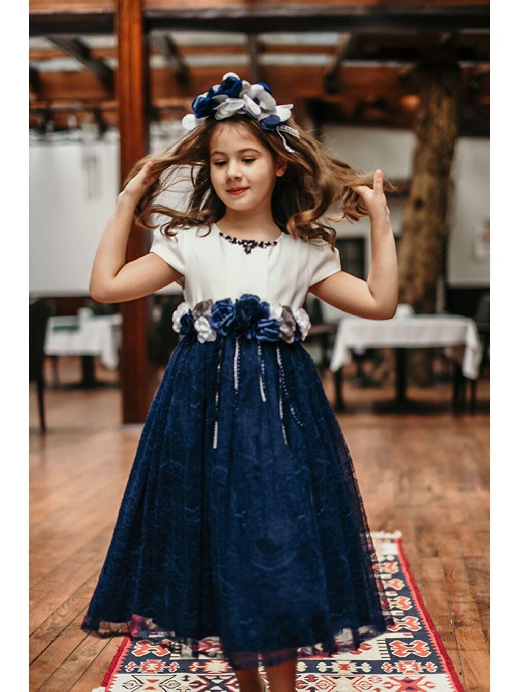 Lacivert Özel Tasarım Vintage Kız Çocuk Taç Aksesuarlı Elbise-3