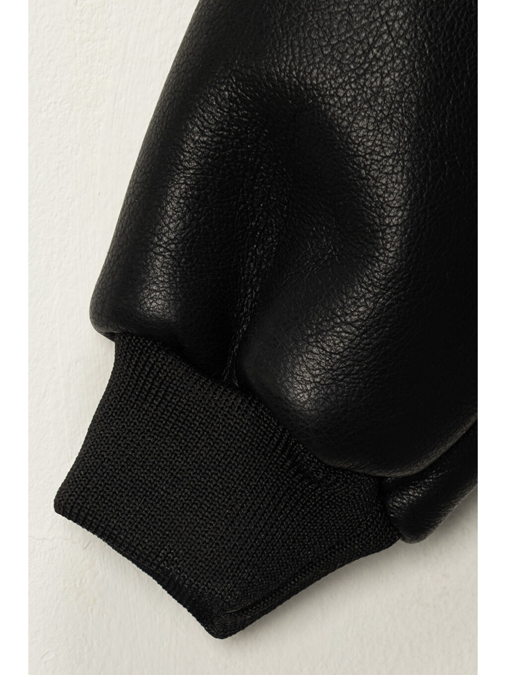 Siyah Erkek Çocuk Deri Ceketli Jean Pantolonlu Penyeli Üçlü Takım TKM YY01-4