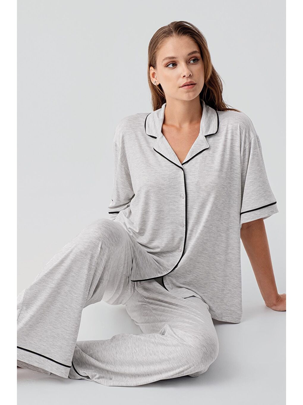 Gri Kısa Kollu Düğmeli Oversize Esnek Viskoz Pijama Takım 19210-3