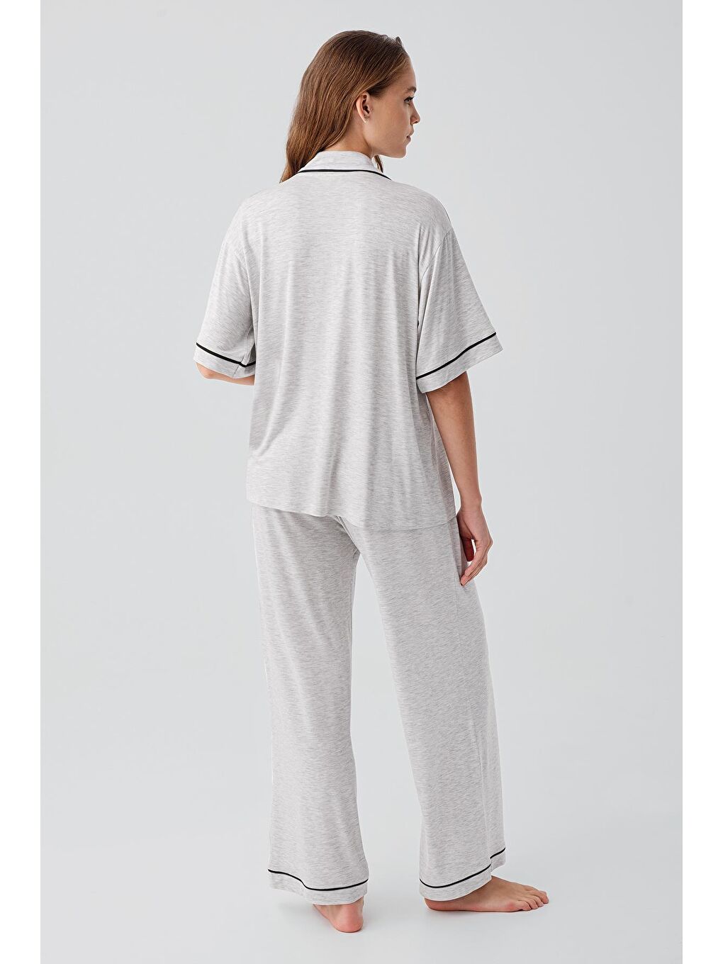Gri Kısa Kollu Düğmeli Oversize Esnek Viskoz Pijama Takım 19210-4