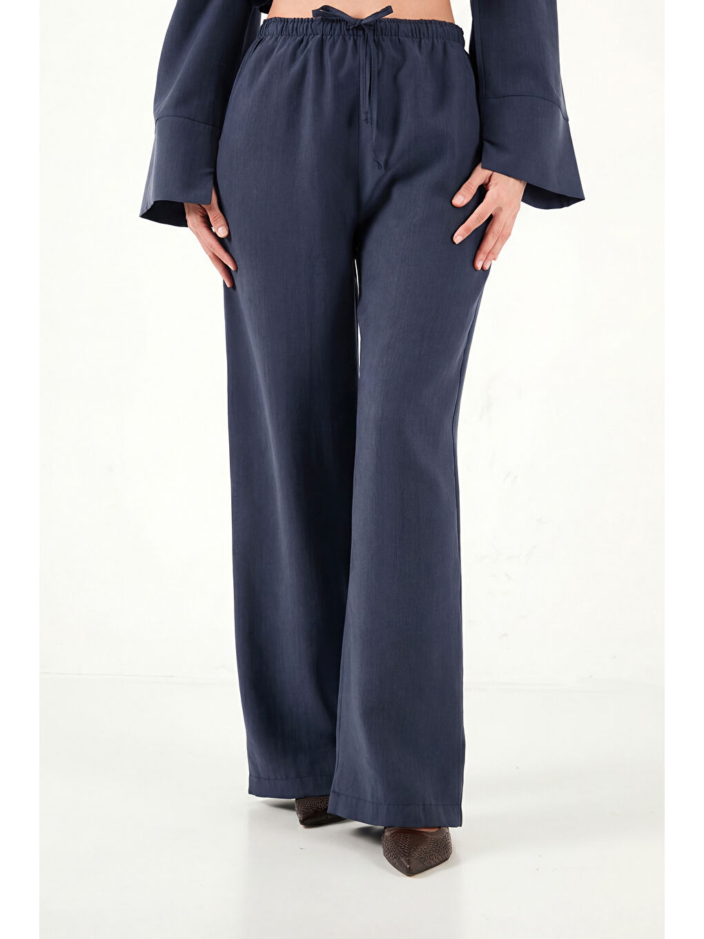 Lacivert Kruvaze Yaka Kemer Detaylı Bol Paça Kadın Takım 6928927-4