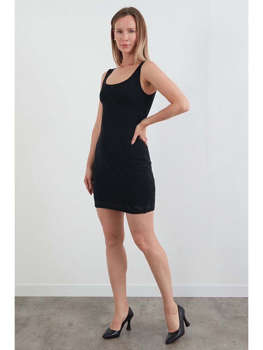 Siyah Kalın Askılı Triko Elbise-1