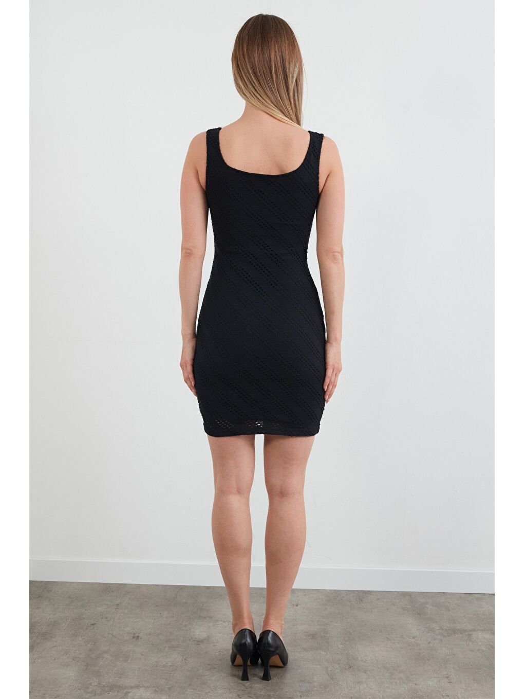 Siyah Kalın Askılı Triko Elbise-3