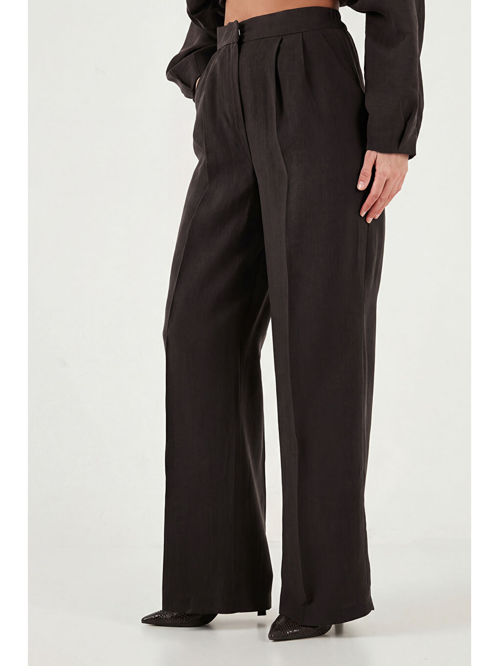 Kahverengi Düğmeli Bisiklet Yaka Yüksek Bel Geniş Paça Kadın Takım 6928930-5