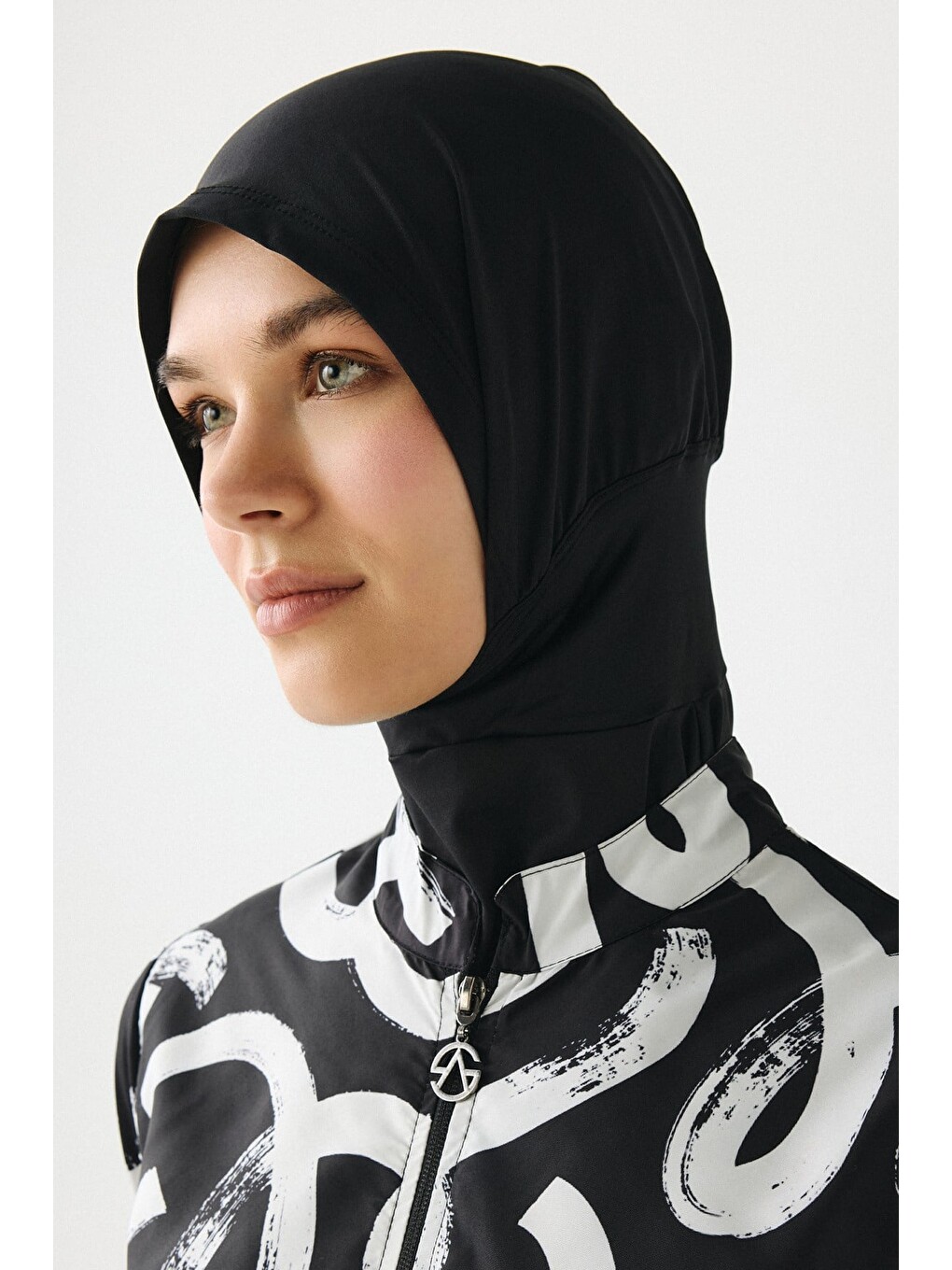 Modern Desen Detaylı Tam Kapalı Tesettür Mayo 4111 Siyah/Beyaz-4
