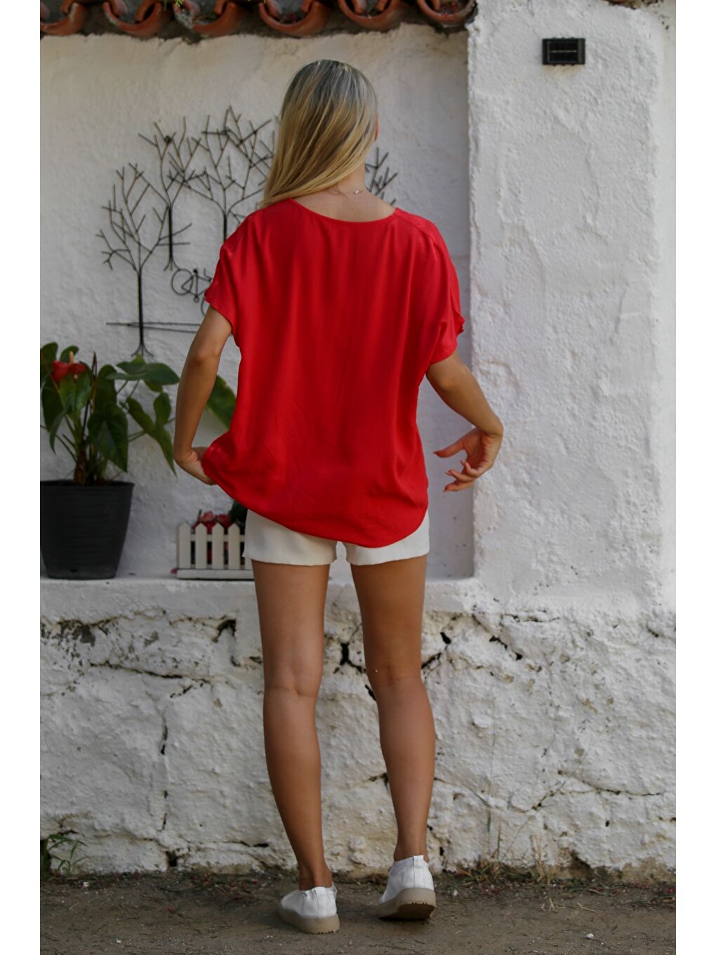 İtalyan Kırmızı V Yaka Düşük Kol Bağlamalı Süs Düğmeli Dokuma Casual Bluz-7