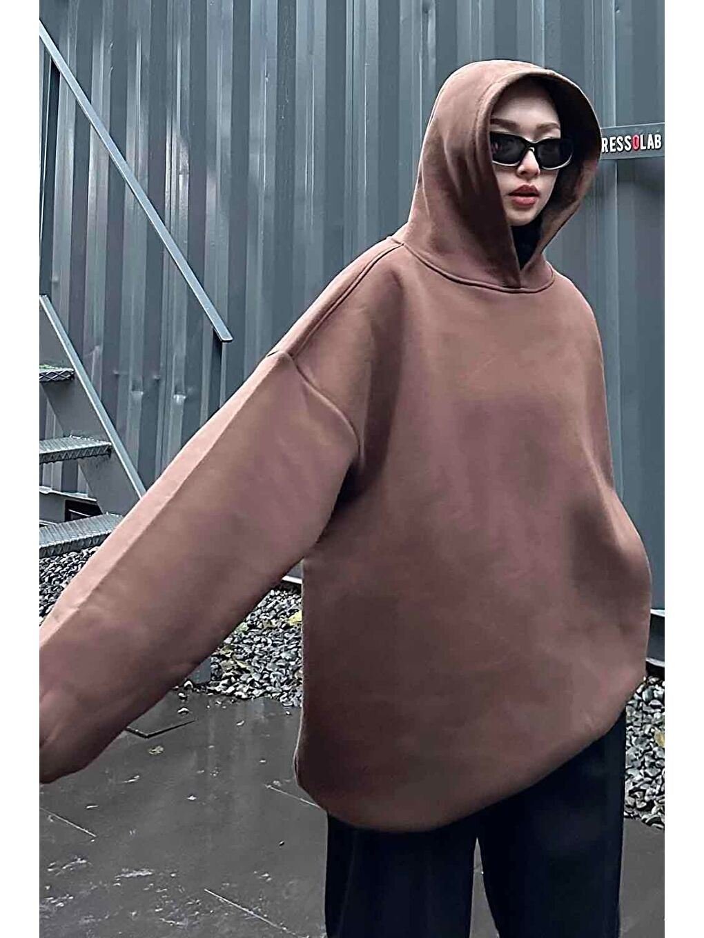 Kapüşonlu Salaş Sweatshirt Acı Kahverengi-1