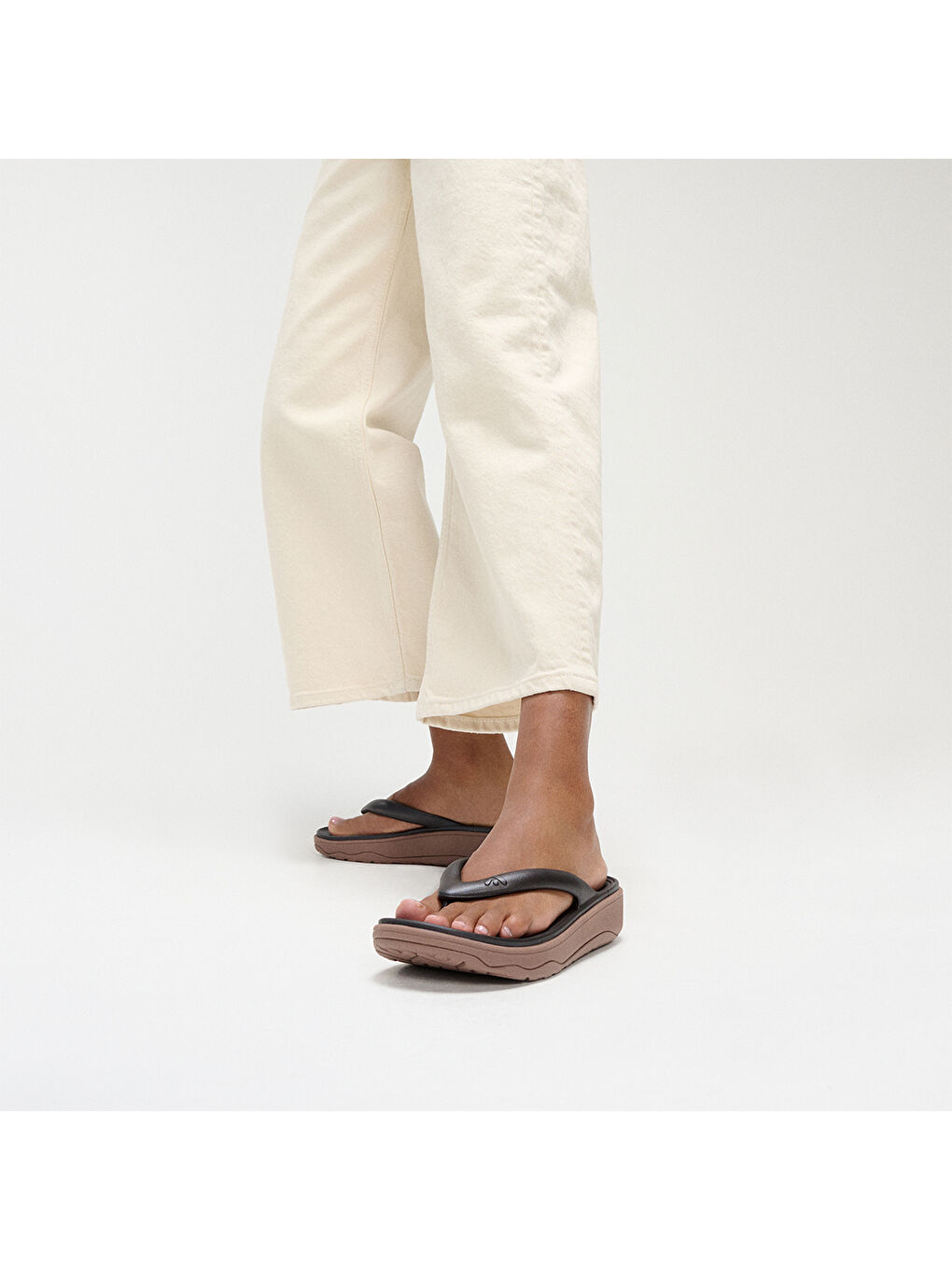 Sarı Kadın Bronz Parmak Arası Terlik-1