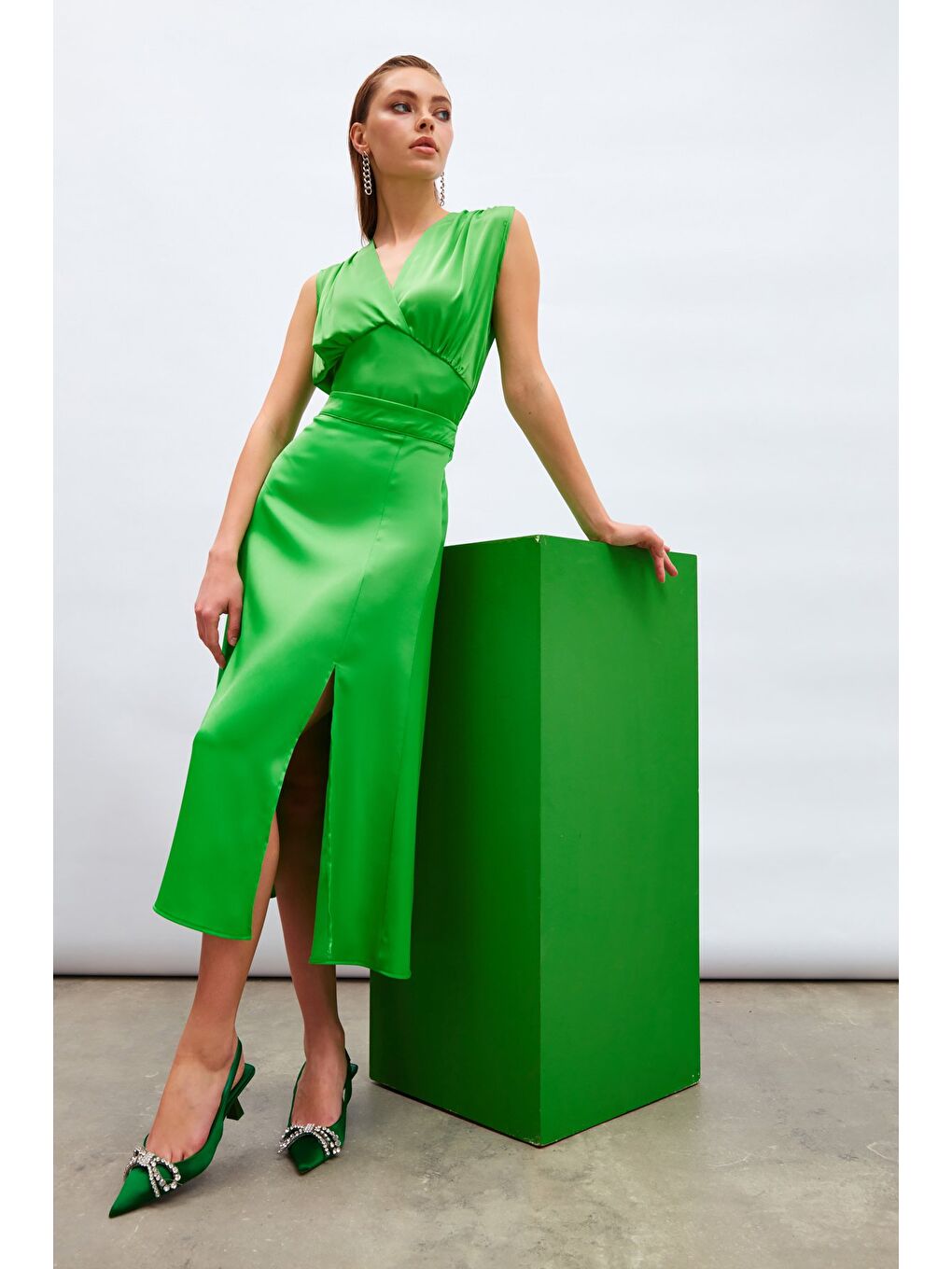 Yırtmaçlı Saten Etek - Yeşil-5