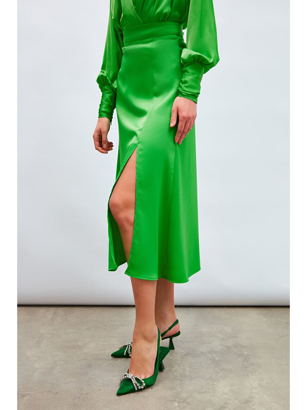 Yırtmaçlı Saten Etek - Yeşil-6