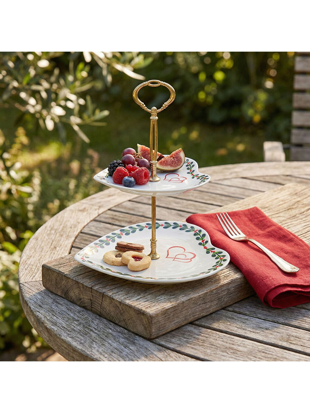 Ekru Kalp Şekilli İki Katlı Dekoratif Sunumluk Kurabiyelik-1