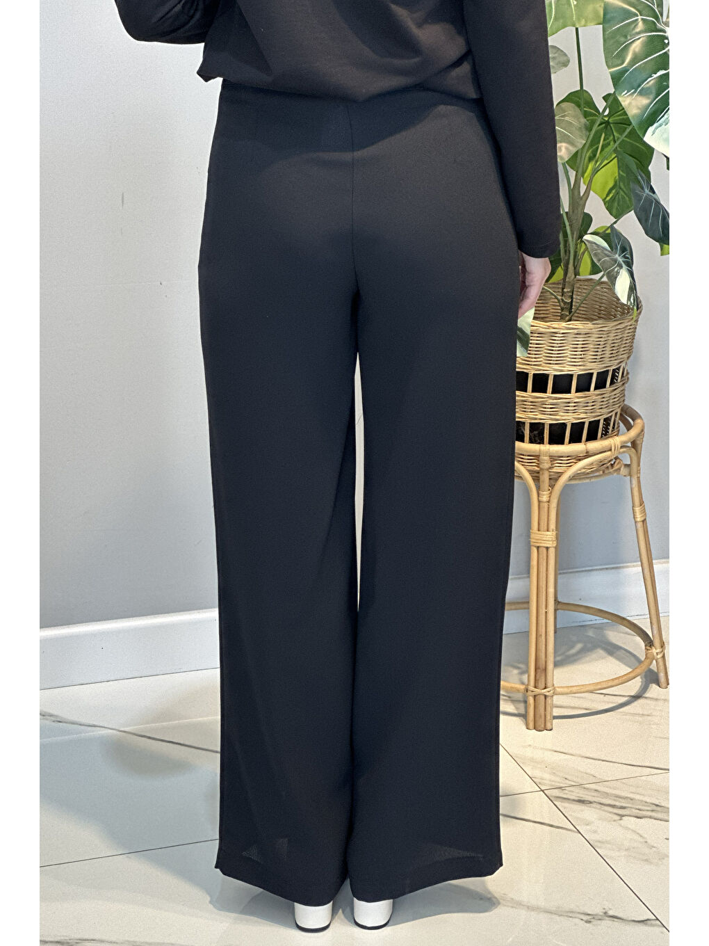 Krep Kumaş Bol Paça Pantolon 16008 Siyah-4