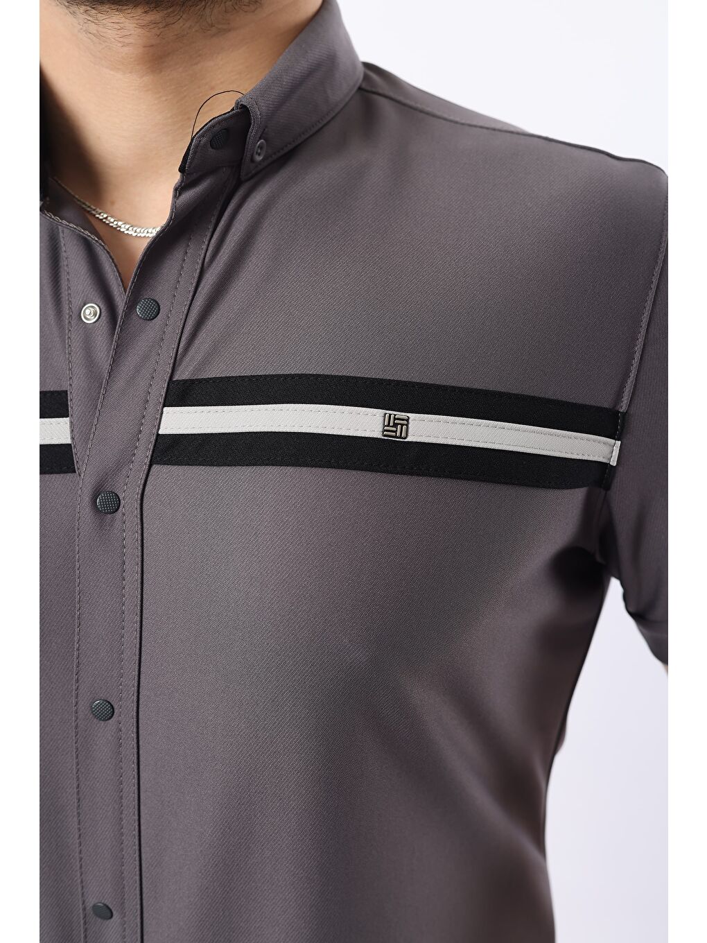 Antrasit Erkek Kısa Kollu Slim Fit Yazlık Çift Çizgili Gömlek-1