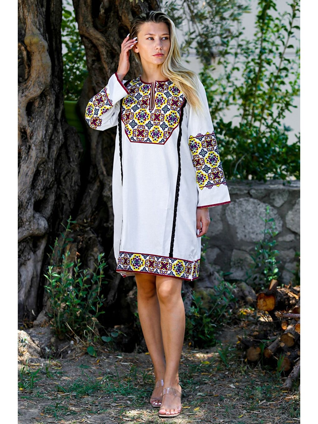 Ekru Krem Alttan Britli Yaka Uzun Kol Kol Ve Etek Ucu Nakışlı Dokuma Casual Elbise-2