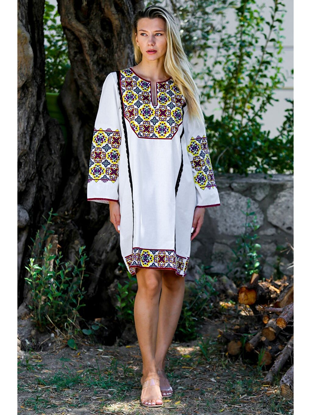 Ekru Krem Alttan Britli Yaka Uzun Kol Kol Ve Etek Ucu Nakışlı Dokuma Casual Elbise-3