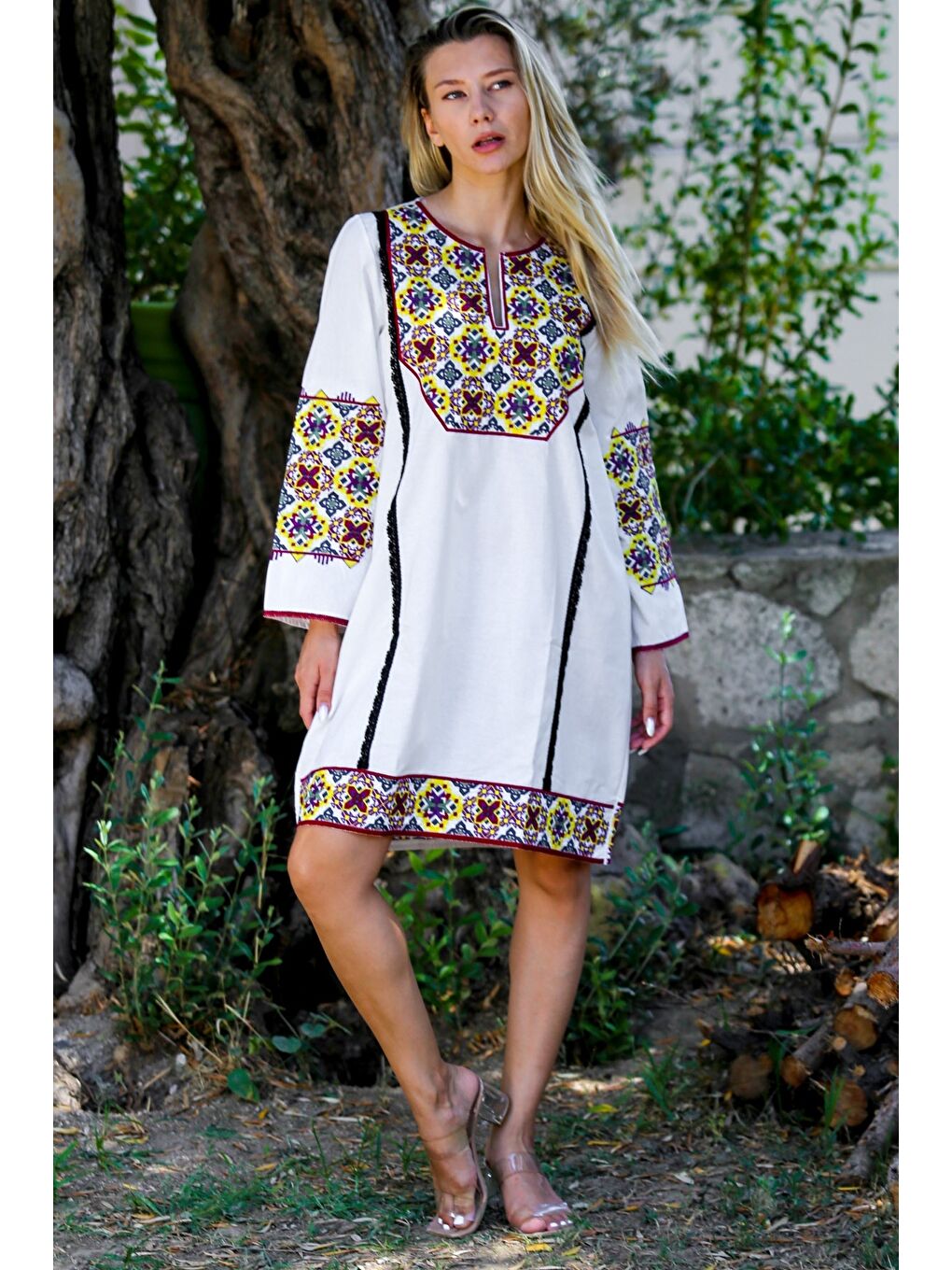 Ekru Krem Alttan Britli Yaka Uzun Kol Kol Ve Etek Ucu Nakışlı Dokuma Casual Elbise-4