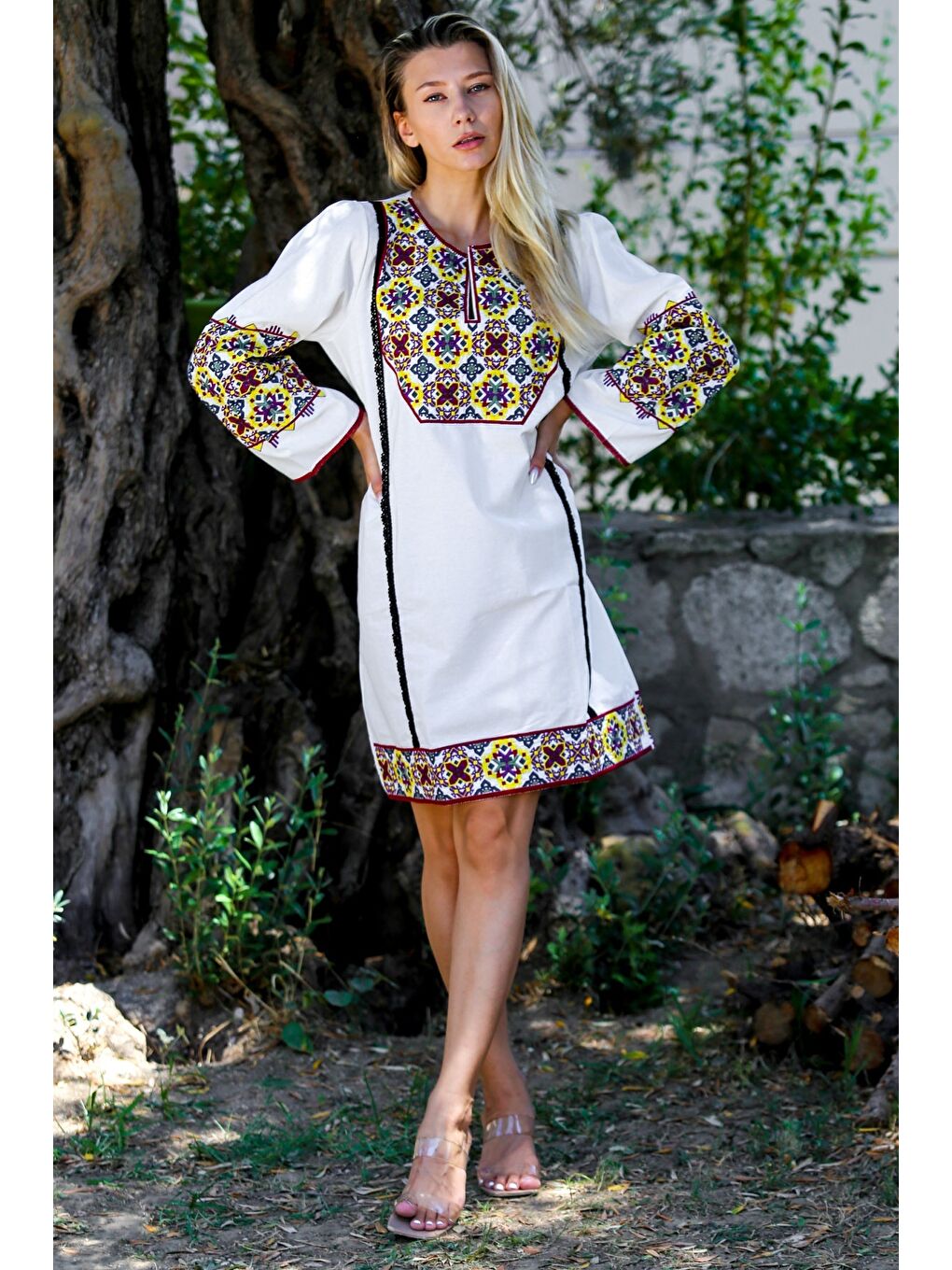 Ekru Krem Alttan Britli Yaka Uzun Kol Kol Ve Etek Ucu Nakışlı Dokuma Casual Elbise-5