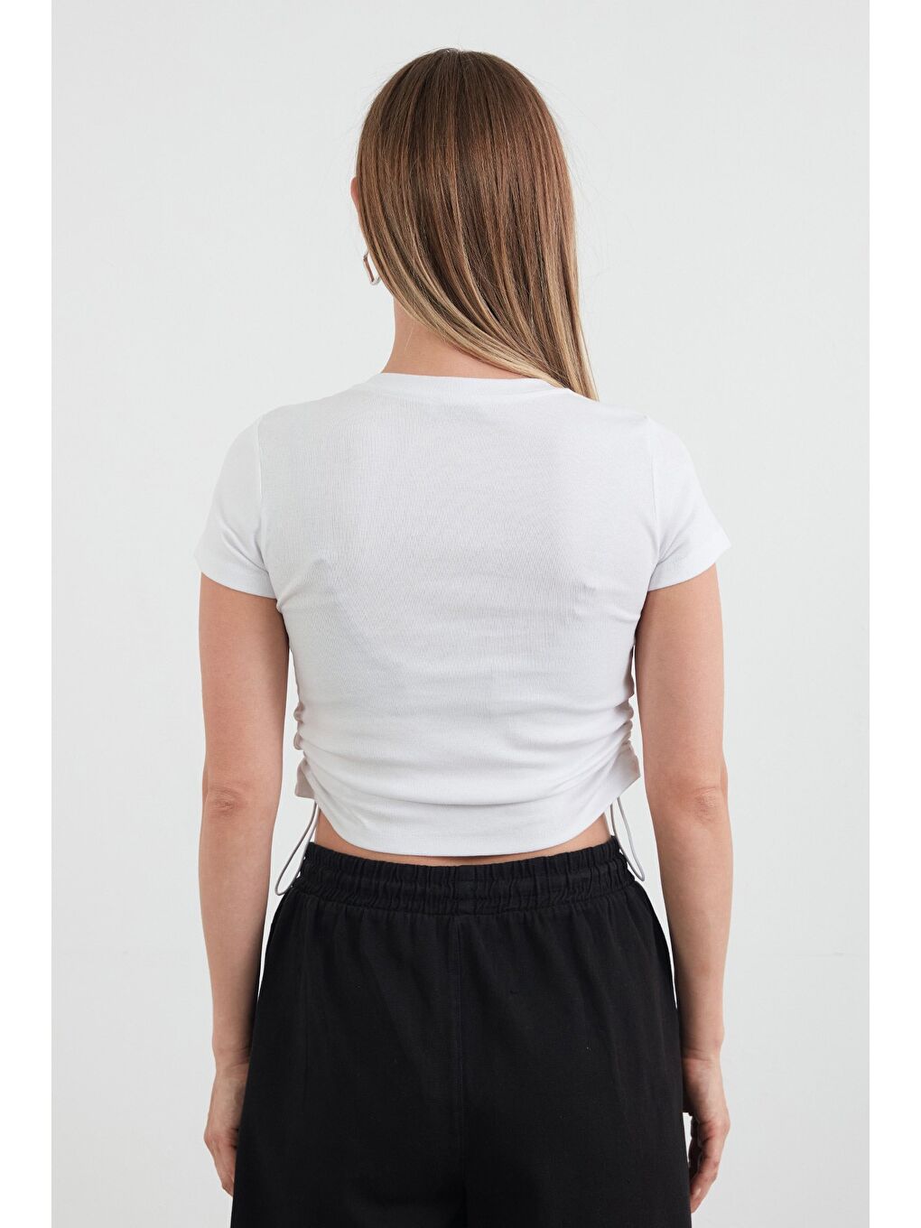 Beyaz Basic Yanları Stoperli Crop Tişört-3