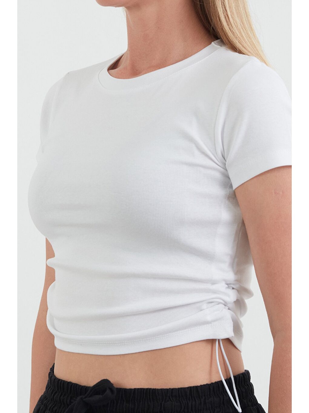 Beyaz Basic Yanları Stoperli Crop Tişört-4