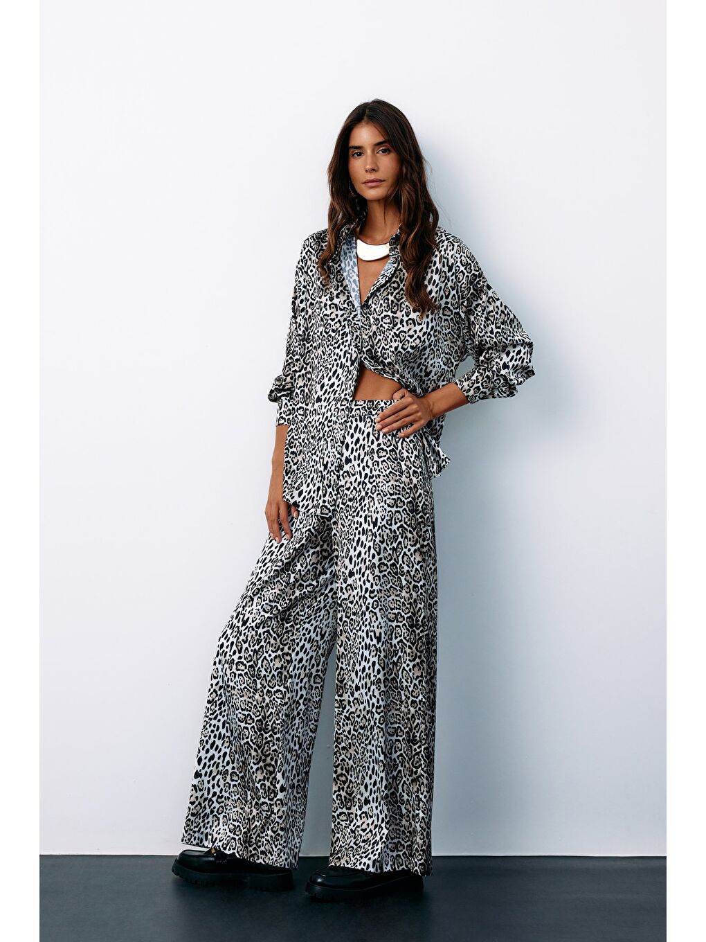 Yüksek Bel Saten Leopar Pantolon - Ekru-1