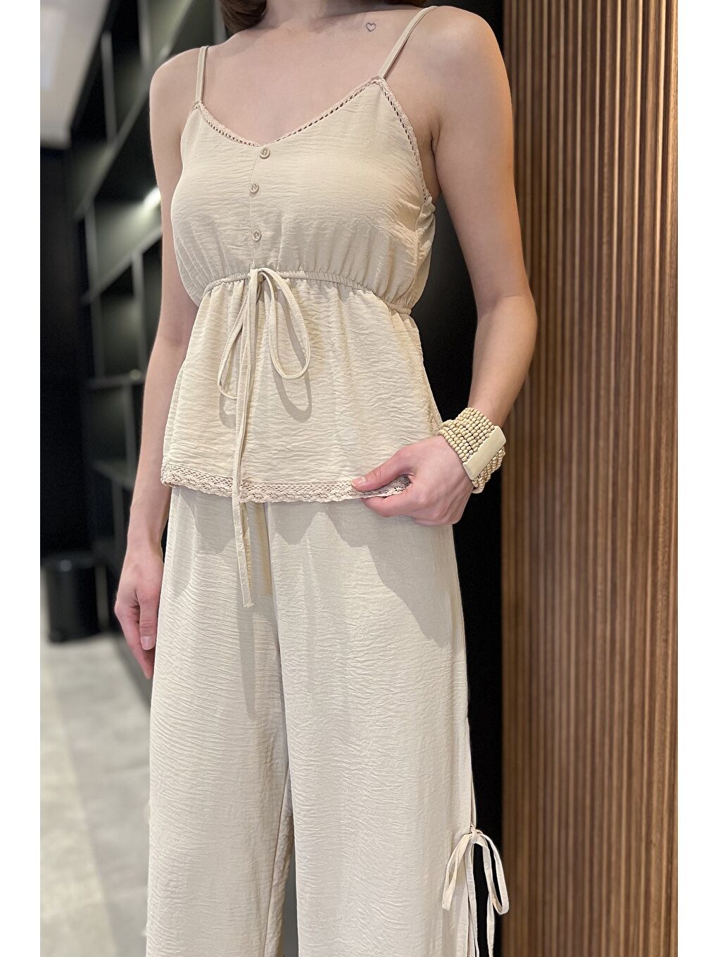 Bej İp Askılı Bel Lastikli Bluz Pantolon İkili Takım-4