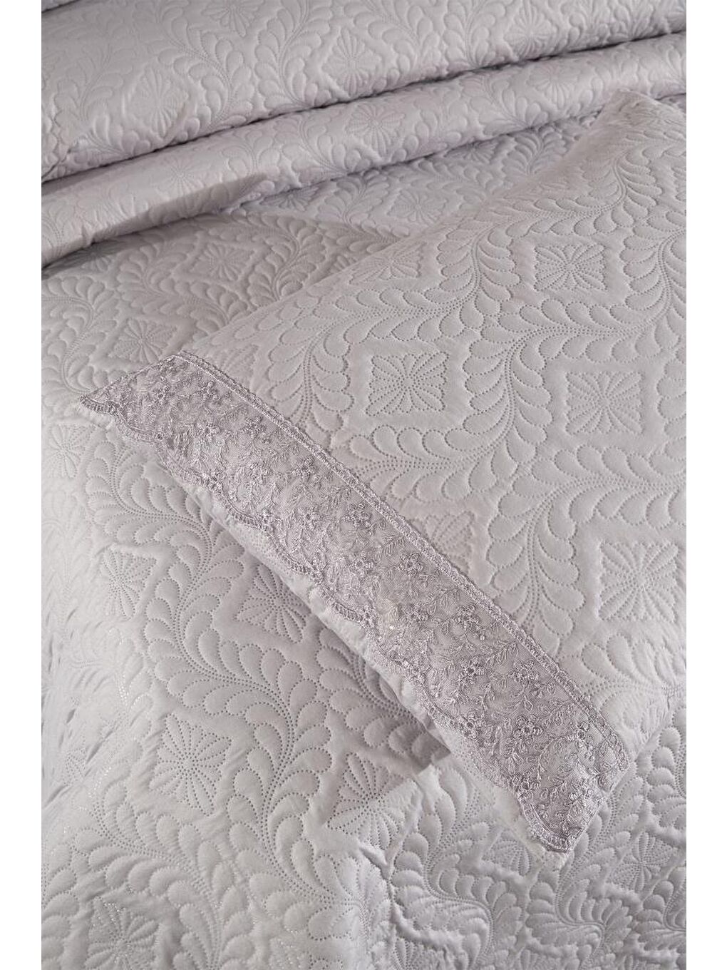 Zoya Dantelli Kapitoneli Ultrasonik Çift Kişilik Yatak Örtüsü Gri-4