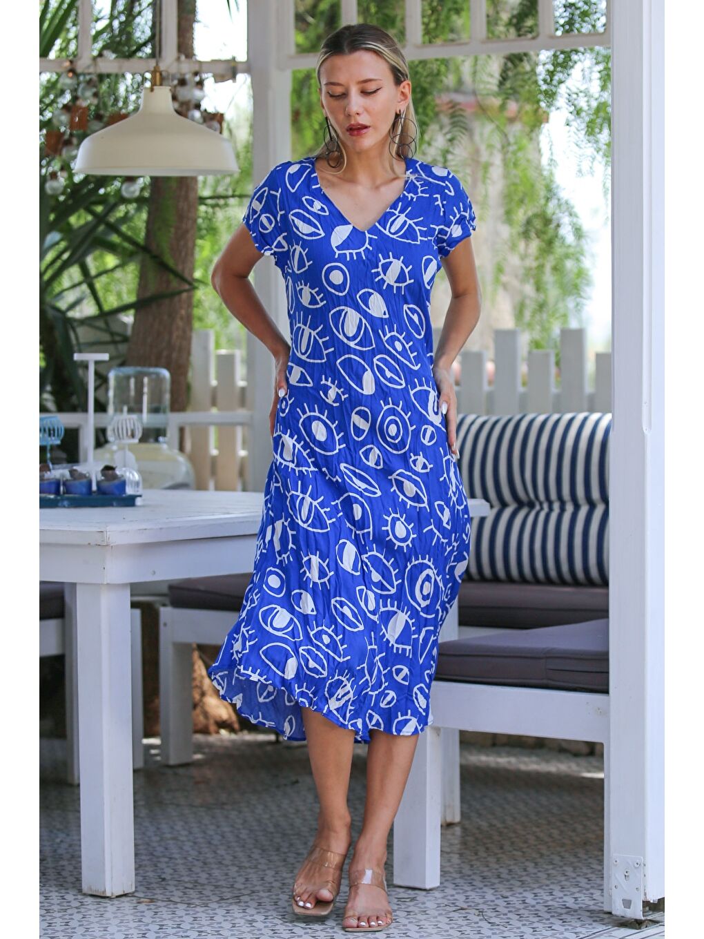 Mavi V Yaka Düşük Kol Allover Baskılı Dokuma Casual Bürümcük Elbise-2