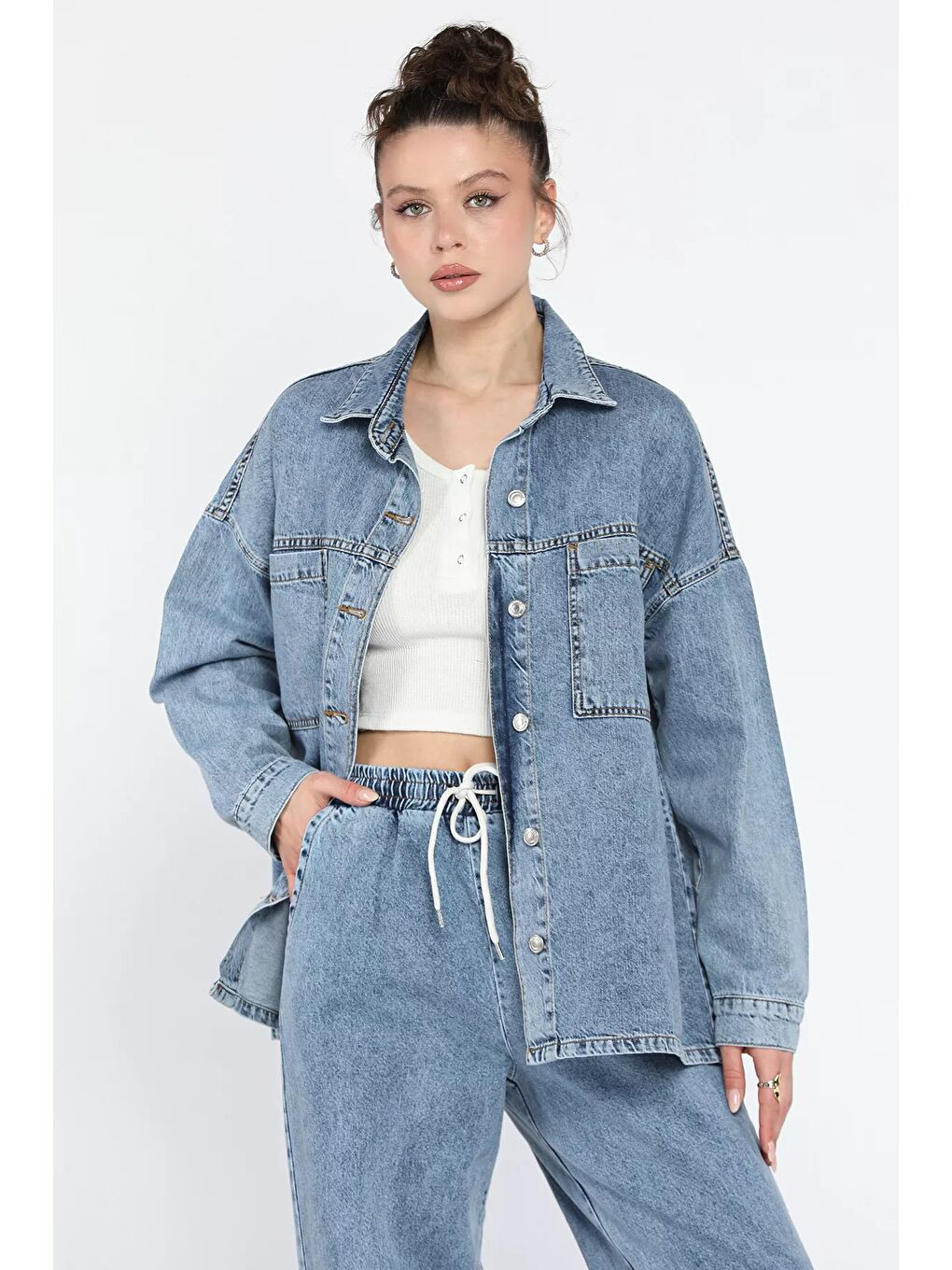 Mavi Çift Cepli Kadın Jean Salaş Jean Gömlek