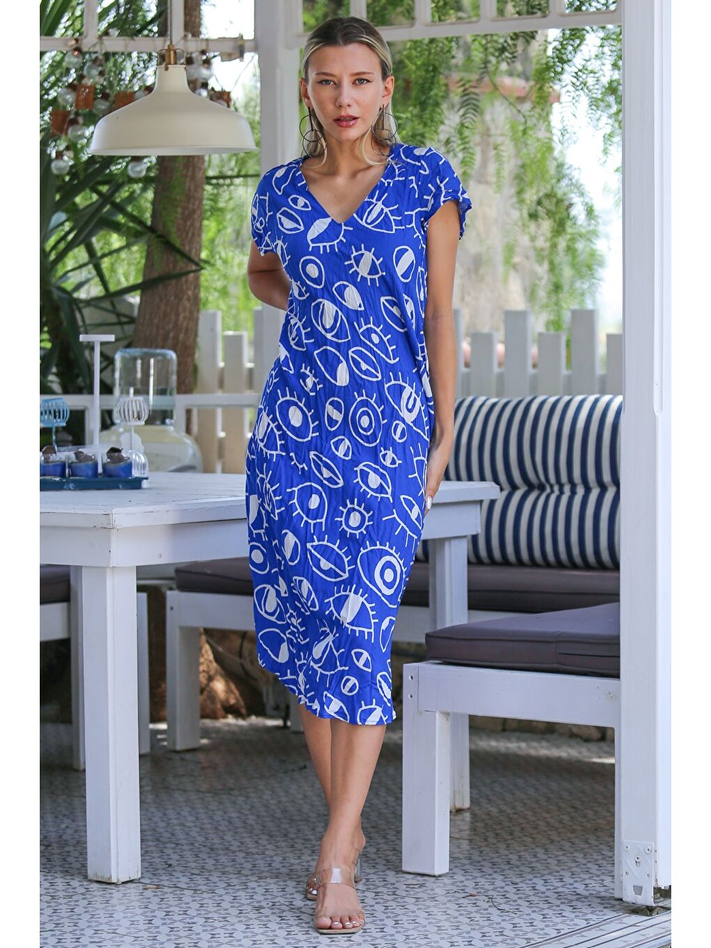 Mavi V Yaka Düşük Kol Allover Baskılı Dokuma Casual Bürümcük Elbise-3