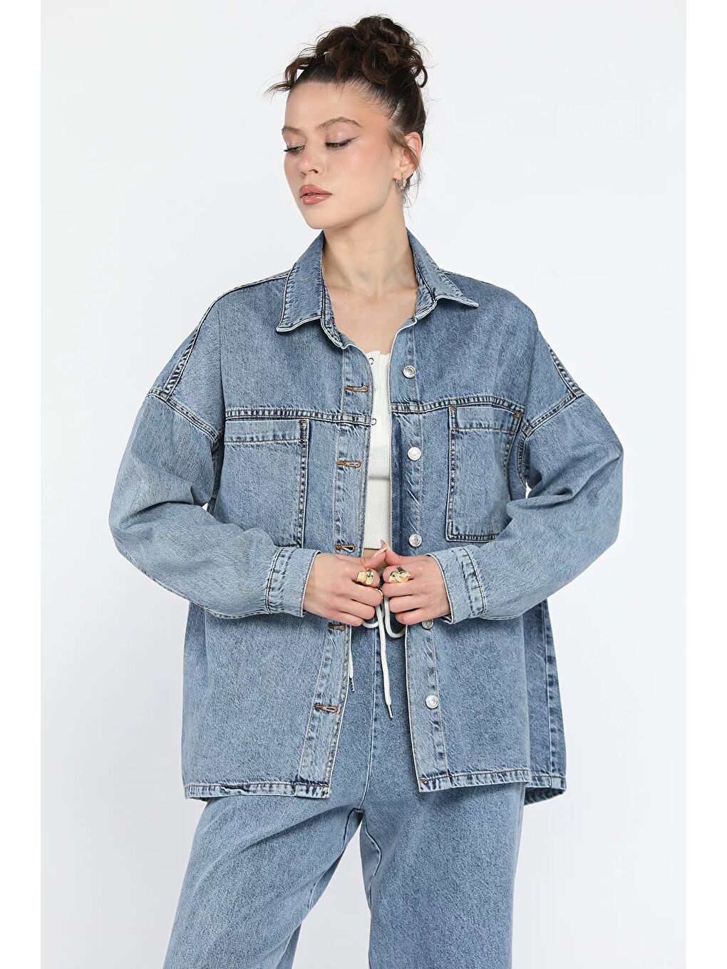 Mavi Çift Cepli Kadın Jean Salaş Jean Gömlek-1