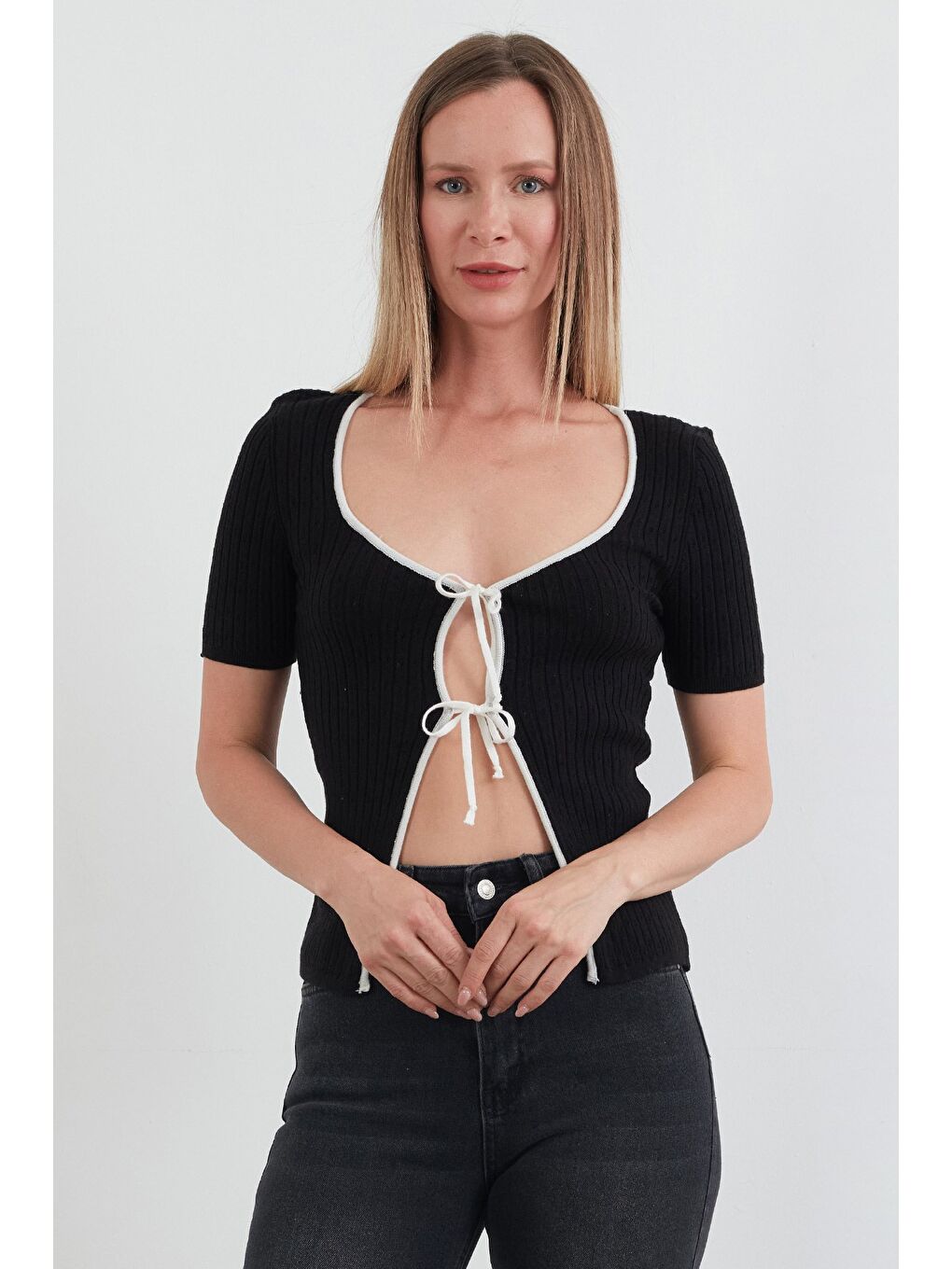 Siyah Fitilli Bağlamalı Triko Bluz-1