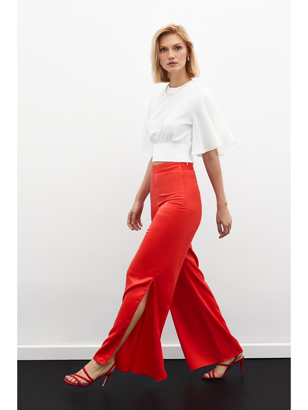 Yırtmaç Detaylı Saten Pantolon - Mercan-1
