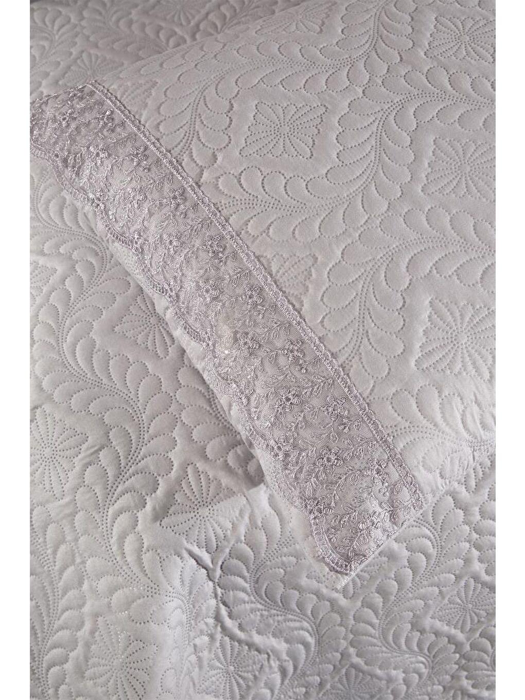 Zoya Dantelli Kapitoneli Ultrasonik Çift Kişilik Yatak Örtüsü Gri-5