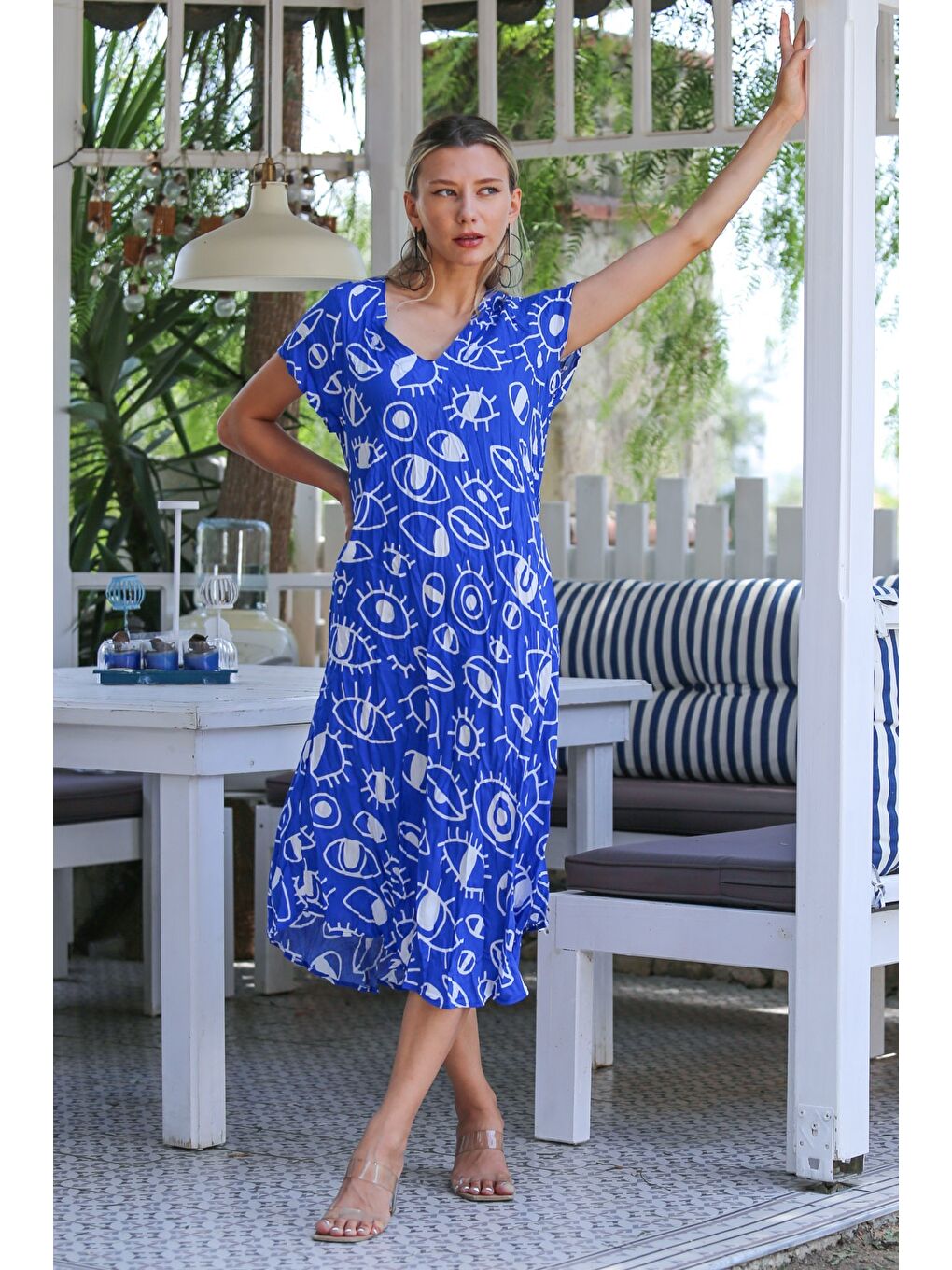 Mavi V Yaka Düşük Kol Allover Baskılı Dokuma Casual Bürümcük Elbise-6