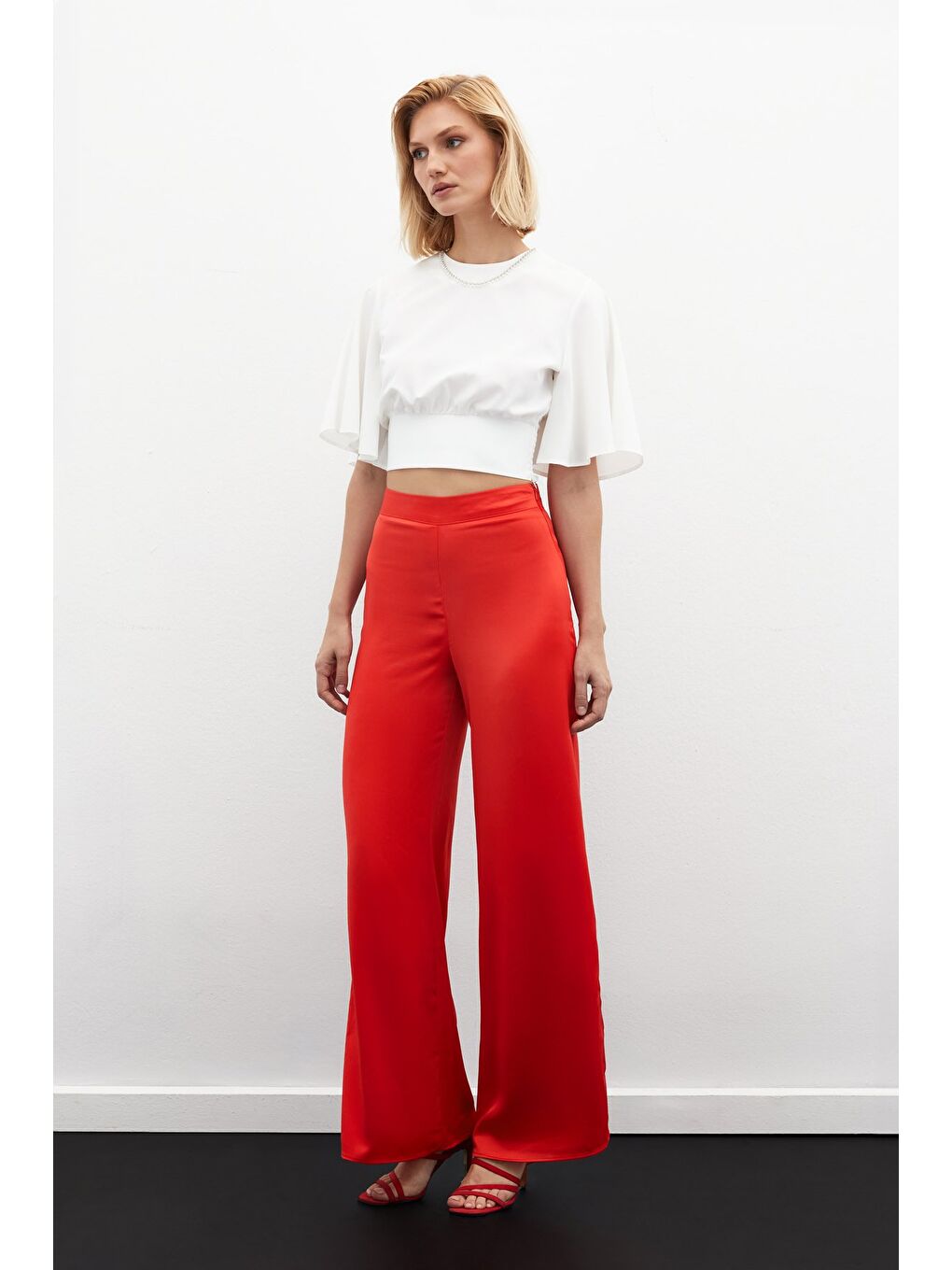 Yırtmaç Detaylı Saten Pantolon - Mercan-4