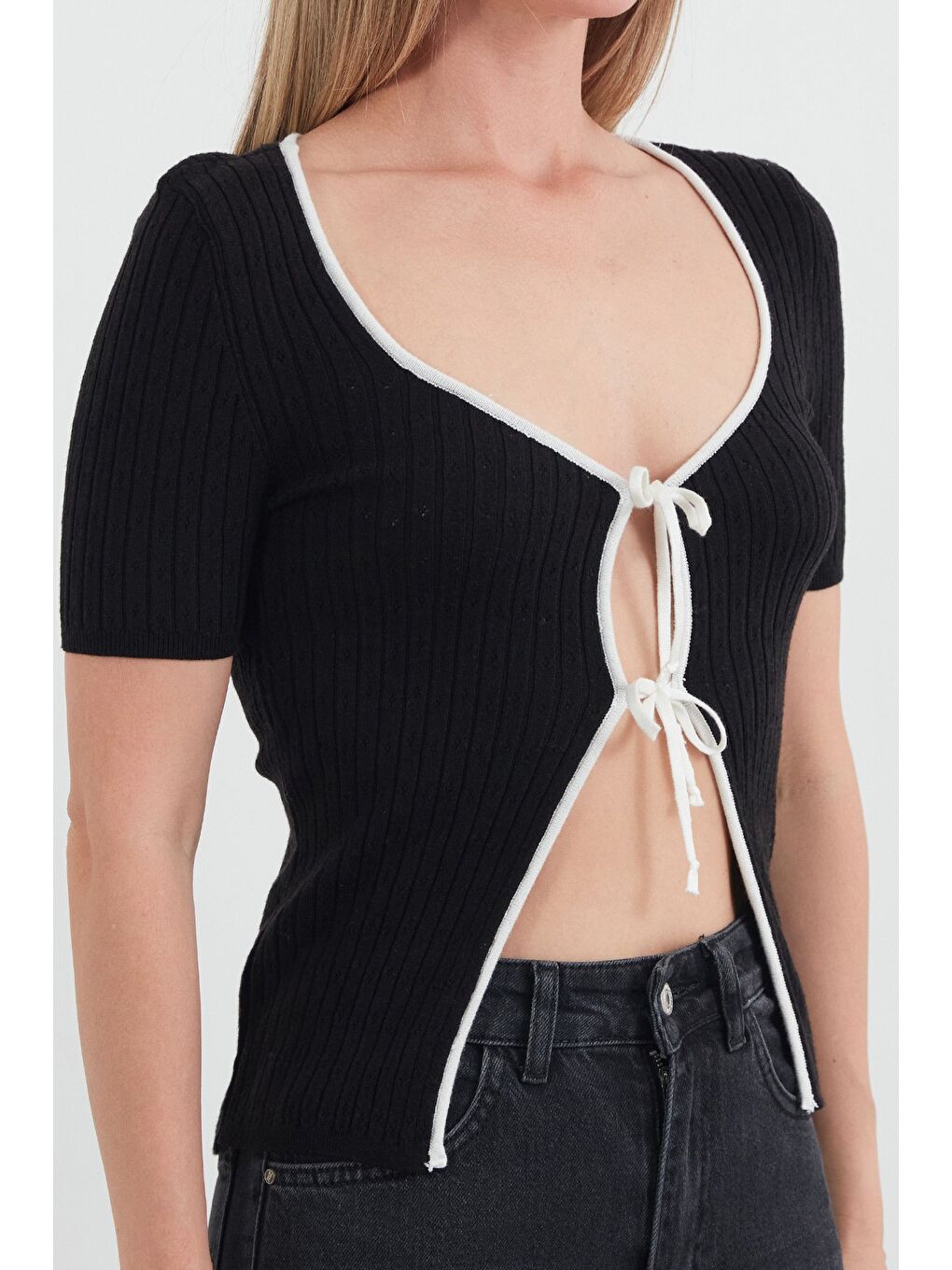 Siyah Fitilli Bağlamalı Triko Bluz-4