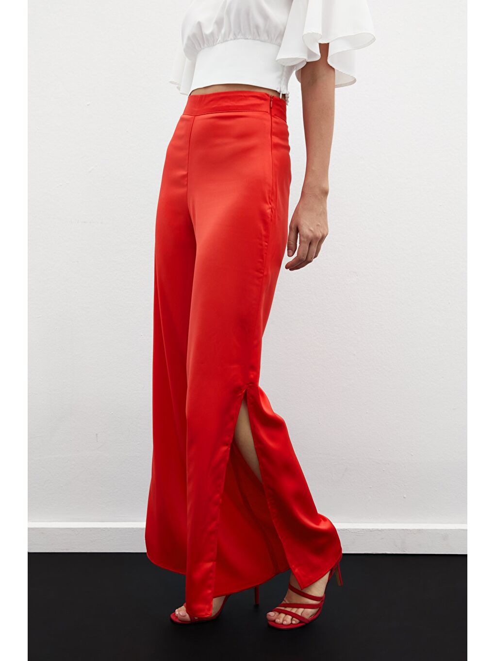 Yırtmaç Detaylı Saten Pantolon - Mercan-6