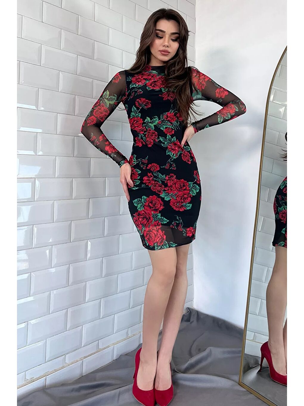 Siyah Çiçek Deseli Midi Boy Kadın Elbise-1