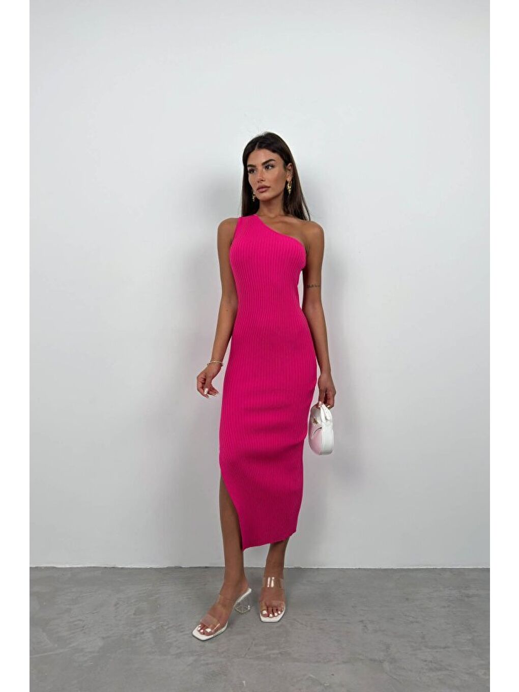 Fuşya Tek Omuz Yırtmaçlı Elbise