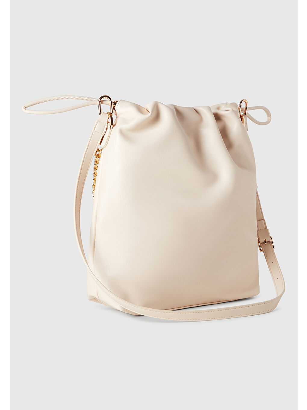 Ekru Kadın Krem Napa Efektli 3D Logolu Zincir Detaylı Büzme İpli Çanta-1