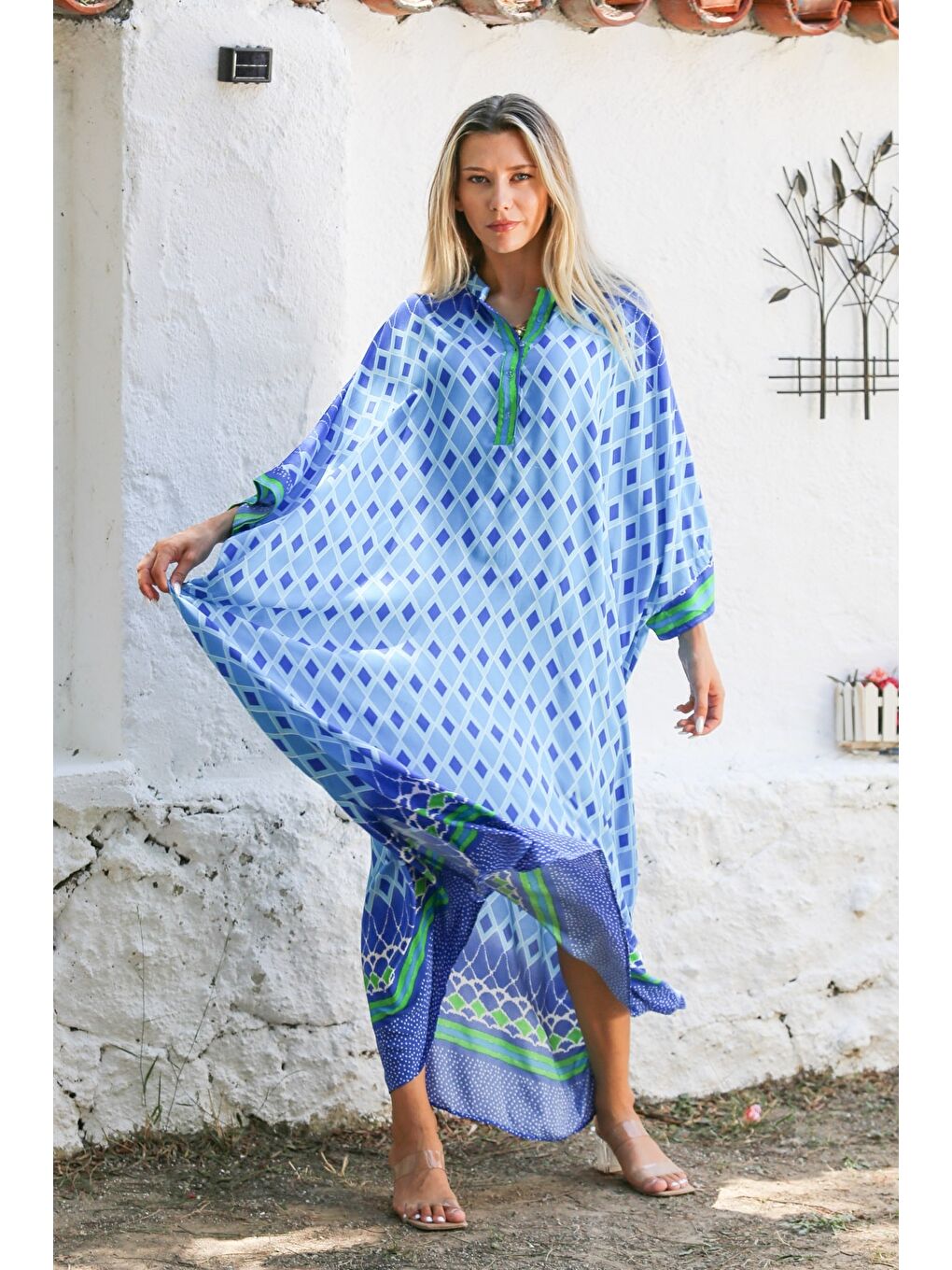 Açık Mavi Hakim Yaka Yarasa Kol Düğmeli Allover Baskılı Dokuma Geniş Kesim Casual Elbise-6