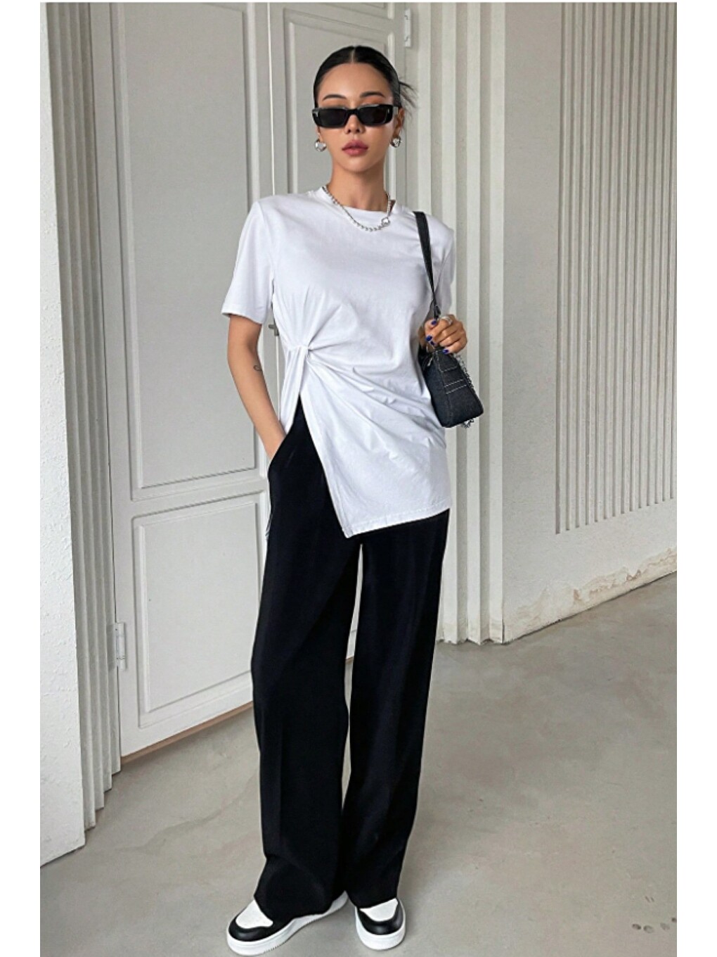 Beyaz Kadın Asimetrik Tişört Yırtmaçlı Basic Oversize Kısa Kollu Modern T-Shirt-3
