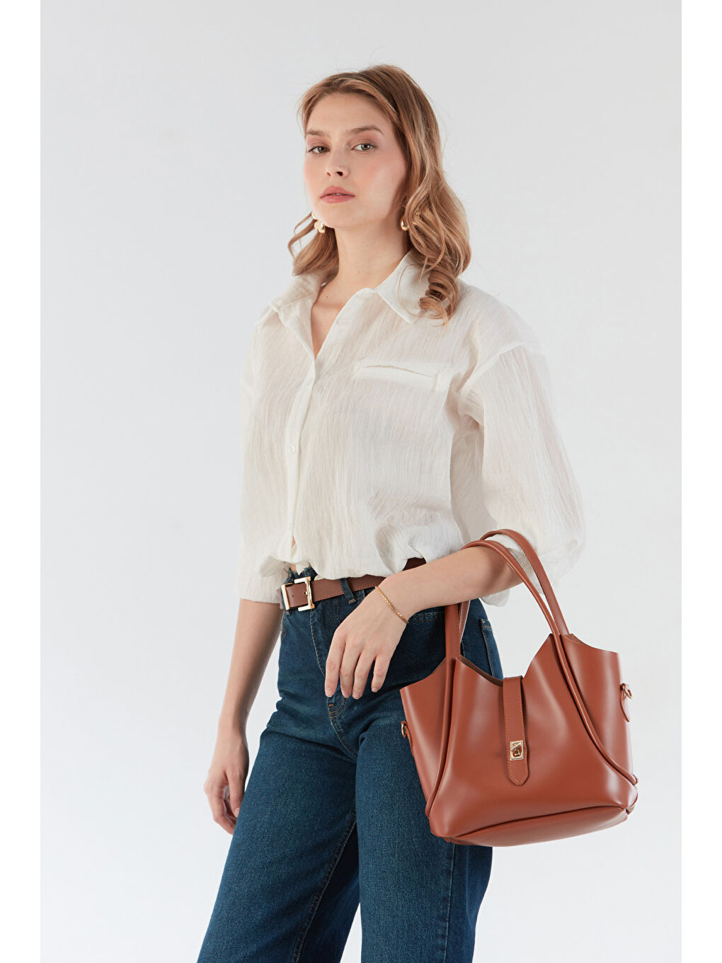 Ekru Basic Beli Lastikli Cep Detaylı Gömlek