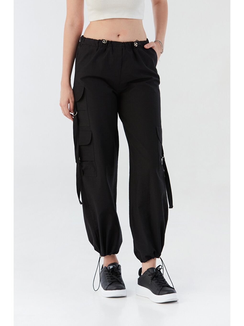 Siyah Beli Lastikli Paraşüt Kumaş Pantolon-2